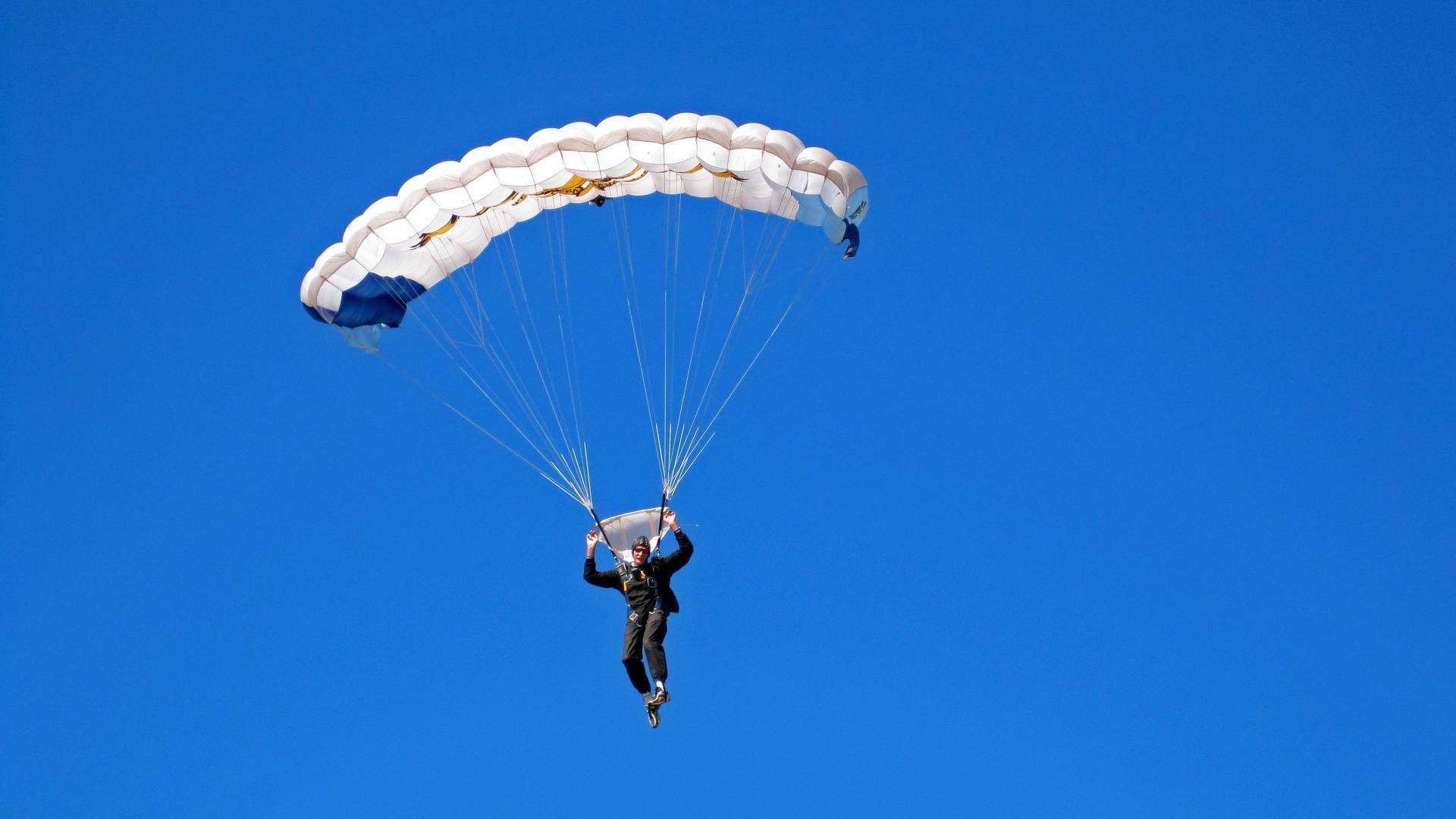 赛场“极限运动”:球员在欧冠中的精湛技巧